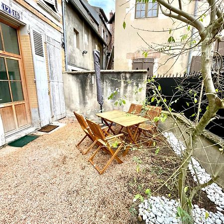 La Maison Des Cours - Wifi - Centre Ville Moulins  Exterior photo
